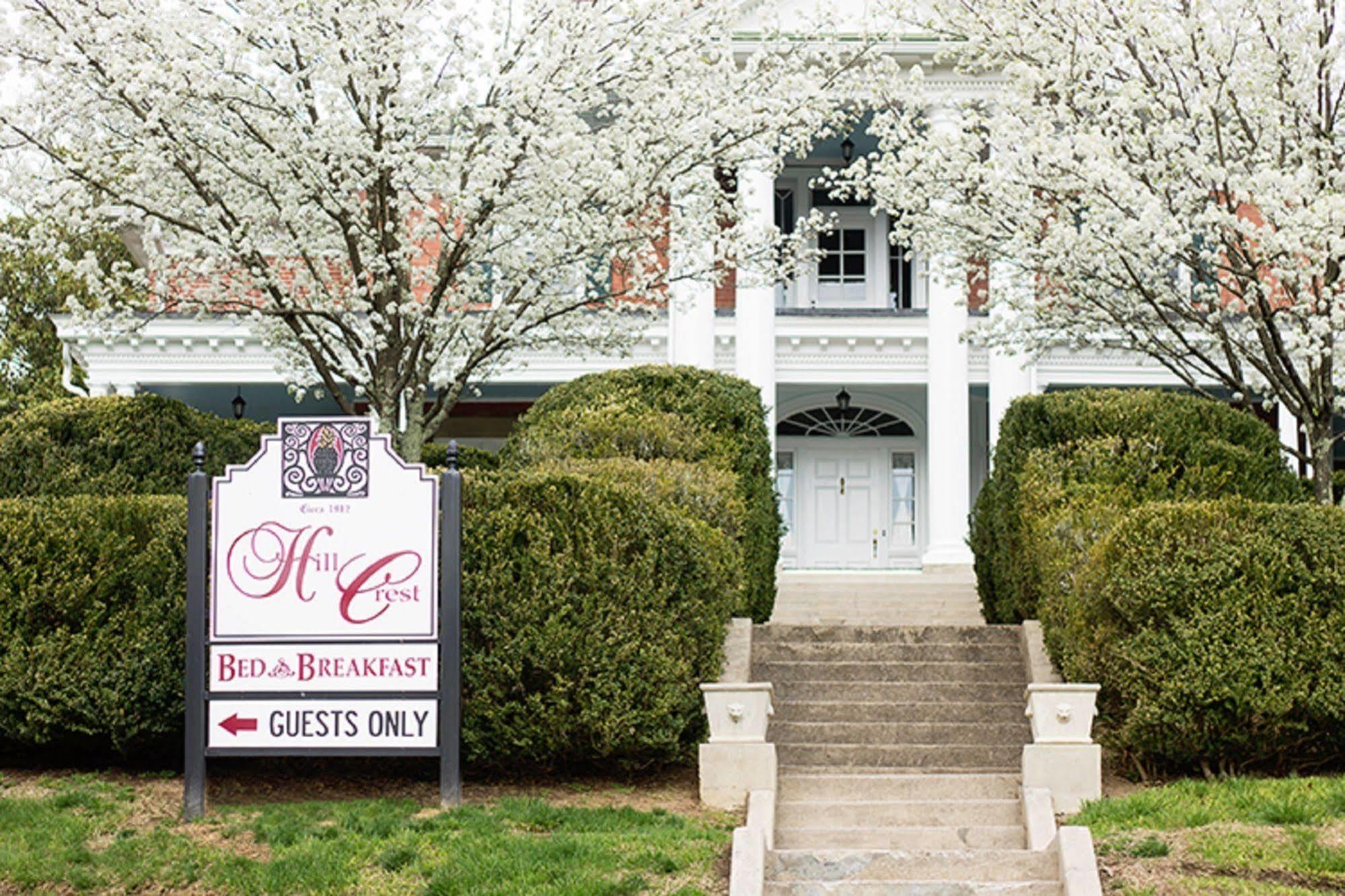Hill Crest Bed & Breakfast Clifton Forge Exterior photo